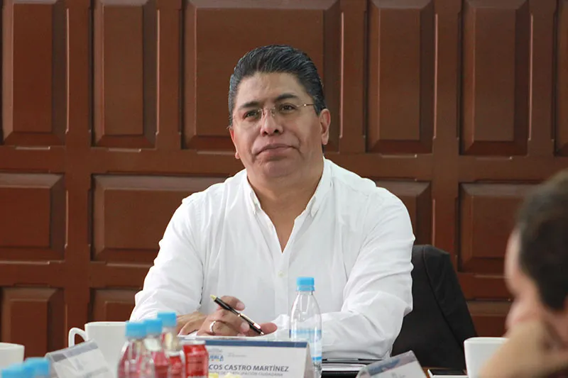 Marcos Castro avanza a paso firme