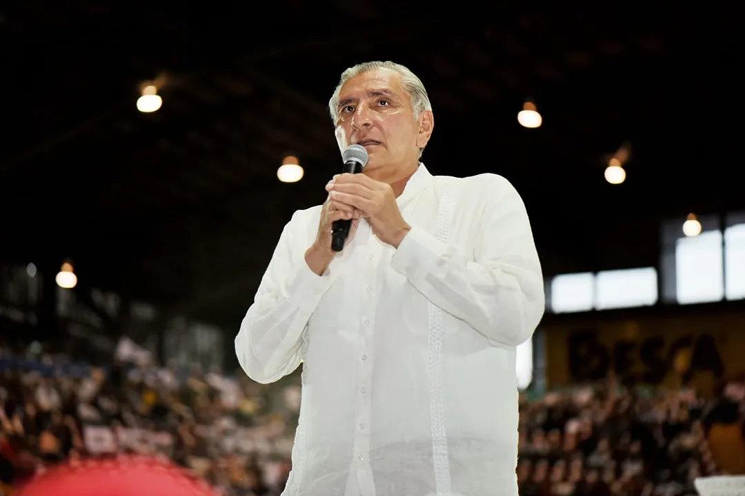 Reaparece Adán Augusto López; se deslinda del caso Hernán Bermúdez y se pone a disposición de autoridades