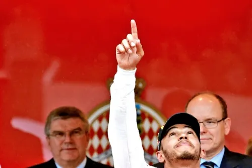 Lewis Hamilton y pilotos de Fórmula Uno no ocultan indignación por muerte de George Floyd