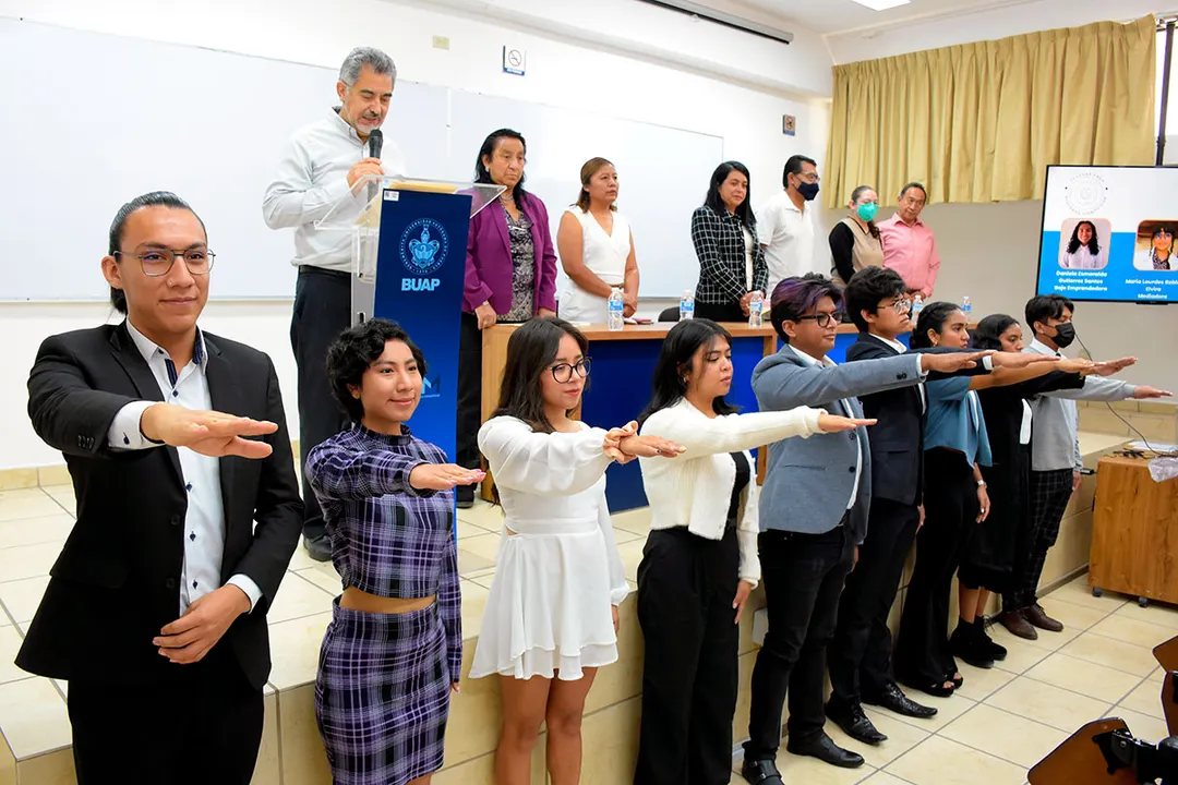 Buap Rinden Protesta Grupos Estudiantiles