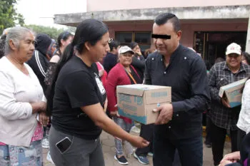 Alcalde de Esperanza habría repartido leche robada como apoyo social: Reforma