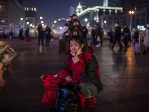 China prohíbe viajes de ciudad donde ‘inició’ coronavirus