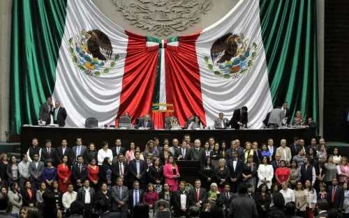 Diputados clausuran periodo; instalan Permanente y se van de vacaciones