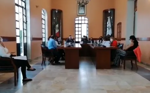 Irresponsable, edil de Tehuacán acude enfermo de Covid-19 a sesión de Cabildo