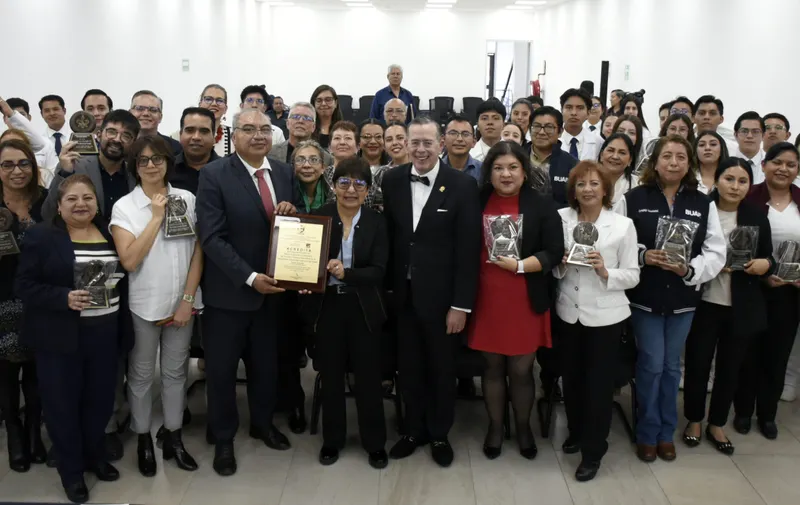 Licenciatura en Medicina General y Comunitaria de la BUAP recibe acreditación internacional de COMAEM
