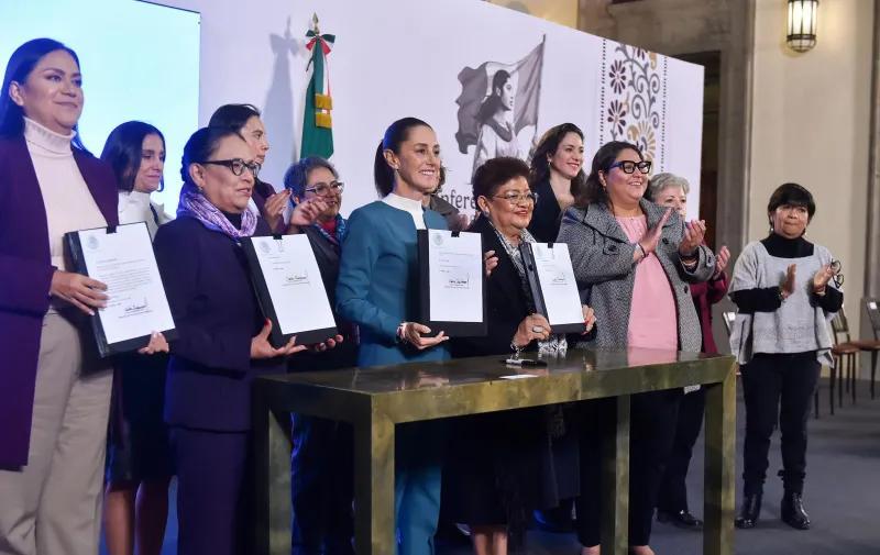 Claudia Sheinbaum presenta reformas constitucionales para proteger y ampliar los derechos de las mujeres 