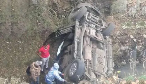 Se accidentan en la Puebla-Tlaxcala; llevaban armas de fuego