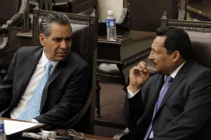 Urge regular cuotas en escuelas: Cirilo Salas