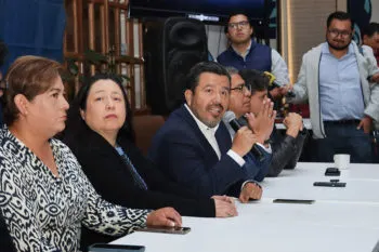 Jesús Zaldívar abre las puertas del PAN a Claudia Rivera y Alejandro Carvajal