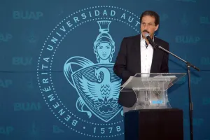 Alfonso Esparza se reúne con consejeros para agradecer su labor