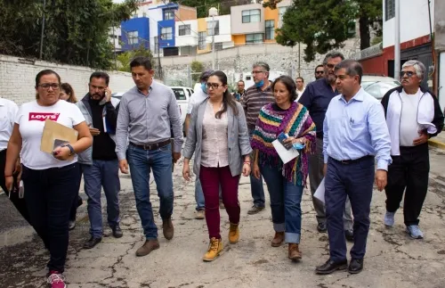 Claudia Rivera mete en la nómina a su suplente; evita decir su salario