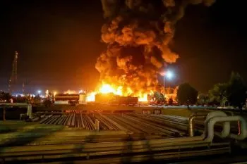 En Irak, refinería registra incendio por ataque de misiles