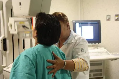 IMSS convoca a las derechohabientes a checarse para prevenir cáncer de mama, obesidad e hipertensión