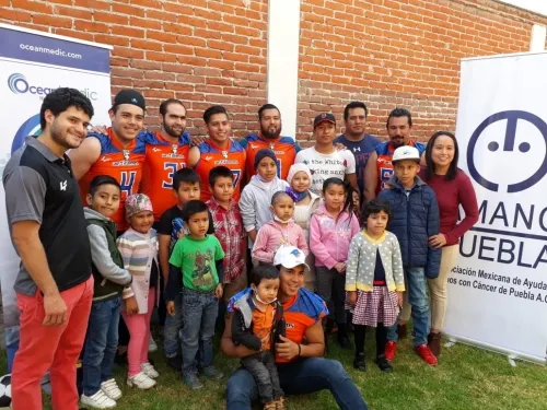 Ocean Medic y Artilleros Festejan a los niños de Amanc