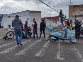 Choque de tres motos deja el mismo número de lesionados, en la colonia Cristóbal Colón