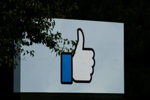 Facebook bloquea perfil de hijo de Netanyahu por sus mensajes racistas