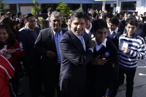 Alcalde corrige a Felipe Velázquez por tema de gasolinera en Valle Dorado