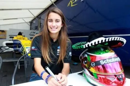 La poblana Alexandra Mohnhaupt quiere convertirse en la primera piloto de Fórmula Uno