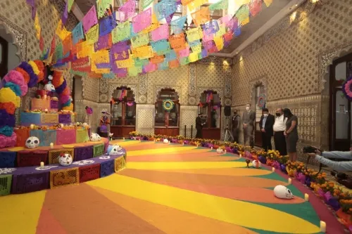 Con colorida ofrenda monumental, LX Legislatura se suma a festejo de Día de Muertos