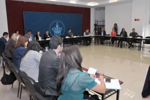 Los gobiernos deben garantizar mayor participación ciudadana: Meyer