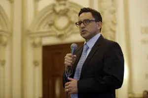 Aplicarán proyecto de economía en 10 zonas marginadas de la capital