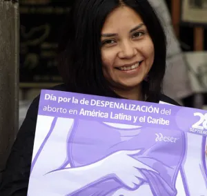 Exigen liberación de joven veracruzana acusada de aborto