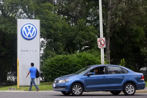 VW restablece sus actividades en tercer turno