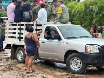 AMLO respondió a críticas por llegar a Acapulco en jeep y no en helicóptero, tras paso de Otis