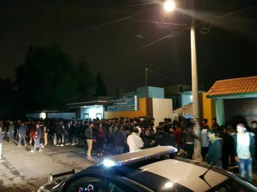 Clausuran salón social por vender bebidas alcohólicas a menores