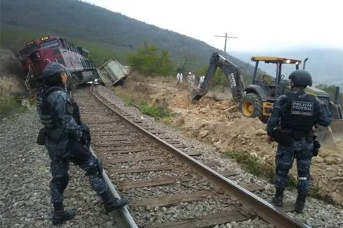Descarrilan tren en los límites de Puebla y Veracruz