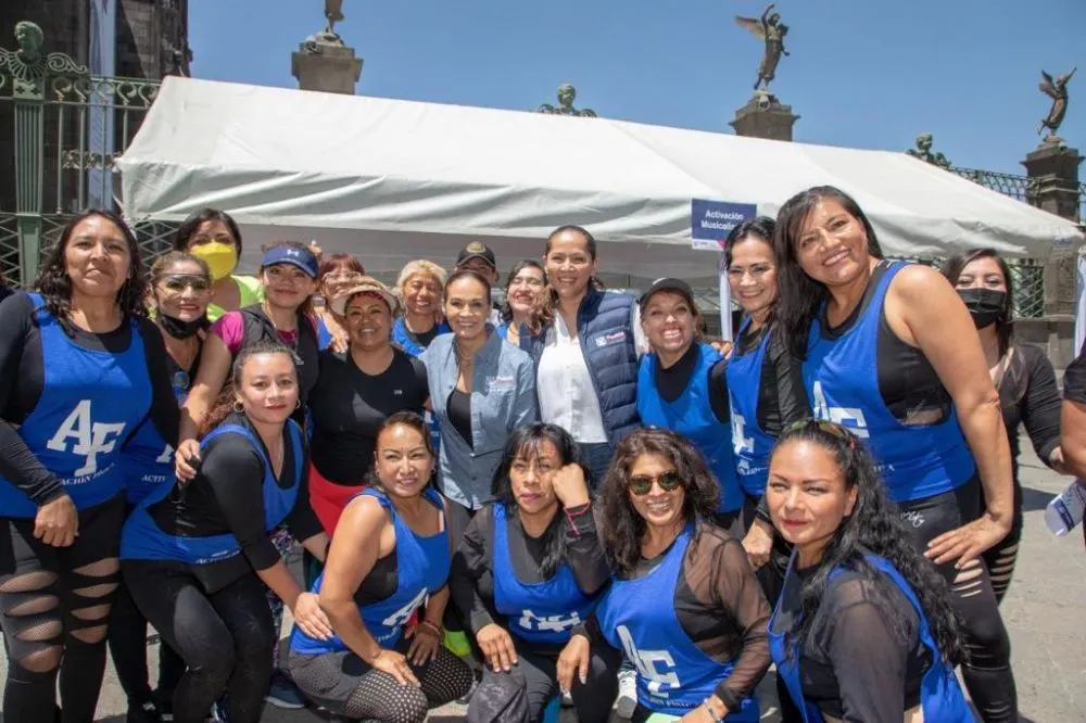 Liliana Ortiz encabeza celebración para mamás y docentes del municipio de Puebla