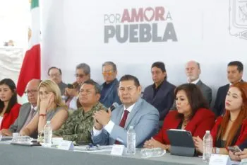 Gobernador Armenta brinda herramientas de empoderamiento a mujeres