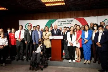 Es inadmisible que no pare la violencia contra periodistas: PRI