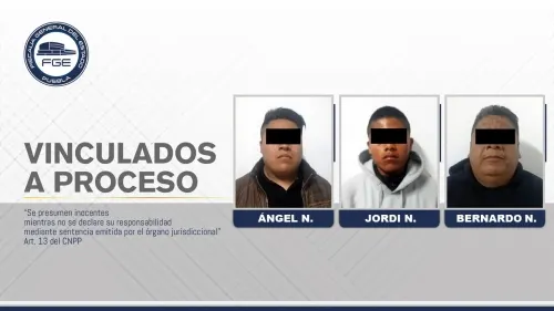Padre e hijos vinculados a proceso por homicidio calificado