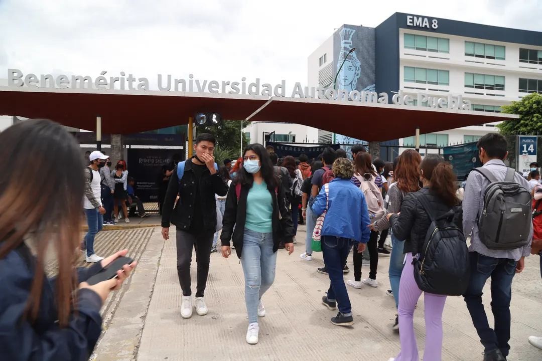 Advierten cursos patito en la BUAP