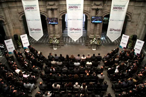 Eduardo Rivera Pérez rinde informe de primer año de gobierno