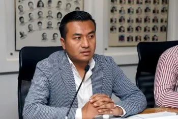 Se suma Roberto Solís al proyecto presidencial de Adán Augusto López