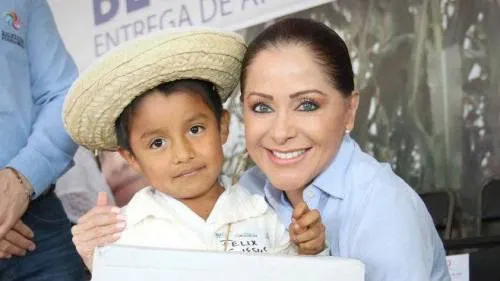 La Niña que se Volvió un Enorme Escarabajo