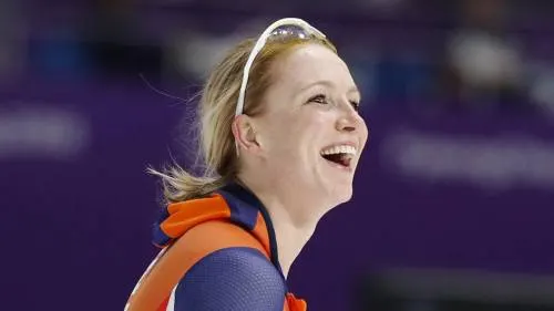 Holanda se queda con las tres medallas en patinaje de velocidad 3000 metros.