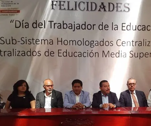 Los maestros no deben perder el rumbo  y equivocarse en este proceso electoral