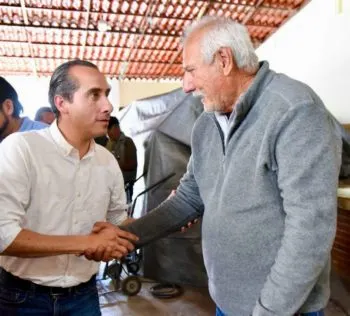 San Pablo Xochimehuacan reconoce trayectoria de Mario Riestra