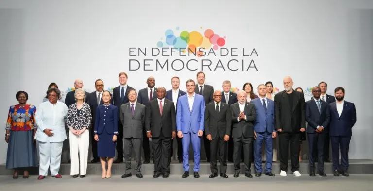 ¿Cuál democracia se pretende defender?