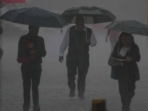 ¡Tome precauciones! Onda tropical 14 provocará lluvias en todo el país