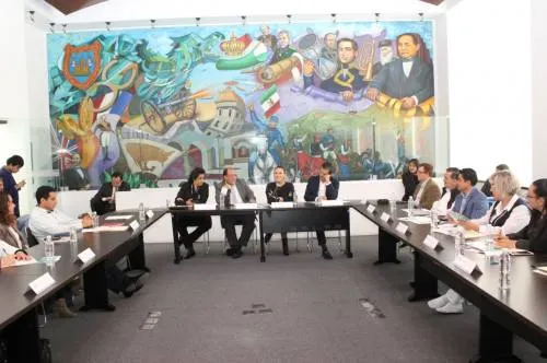 Presentan avances en prevención del embarazo adolescente