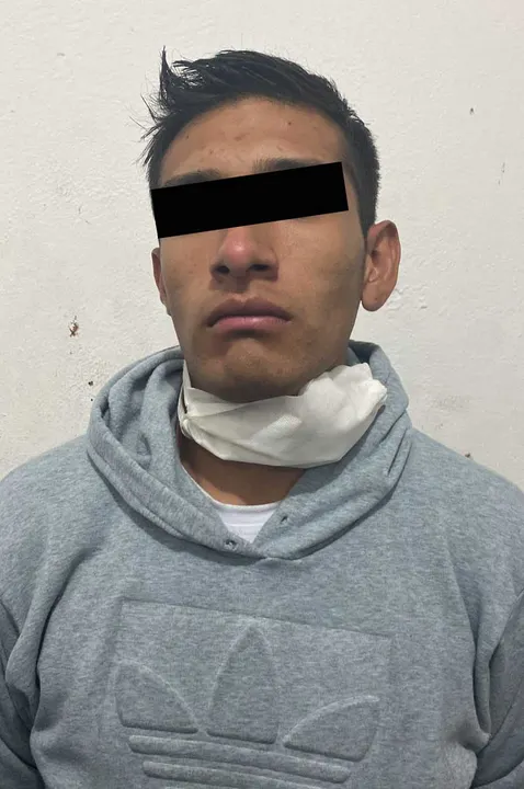 En flagrancia delictiva , detuvo policía municipal de Puebla a hombre por robo a negocio