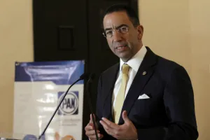 Envidian funcionarios federales la Puebla de Tony Gali: Lozano