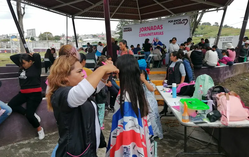 Alejandro Armenta impulsa jornadas comunitarias en Amozoc, acercando servicios esenciales a más de 500 poblanos