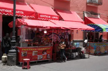 Descubre Ayuntamiento de Puebla “guarida” de ambulantes en CH