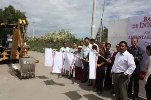 Da Néstor Camarillo banderazo de inicio de obra de alcantarillado en Quecholac