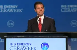 EPN anuncia licitación de primera gran línea de transmisión de energía
